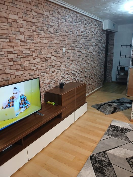 Închiriez apartament cu doua camere mobilat și utilat