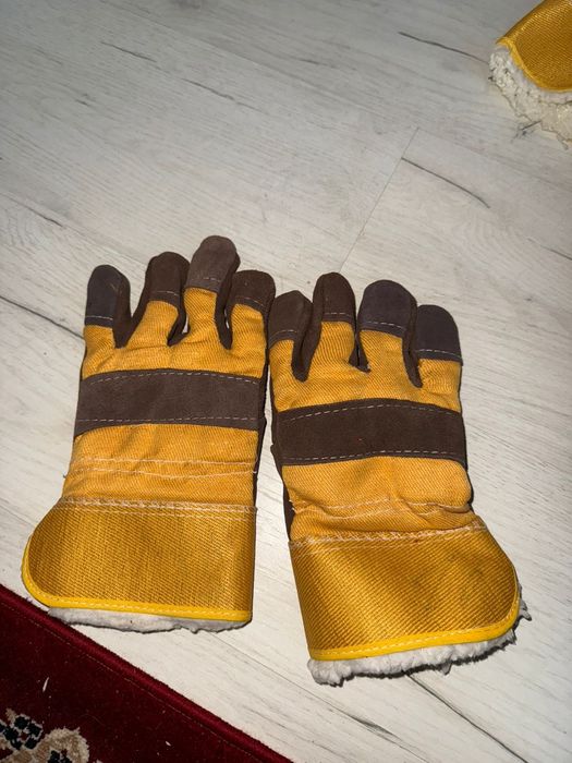 Перчатки и спецовки