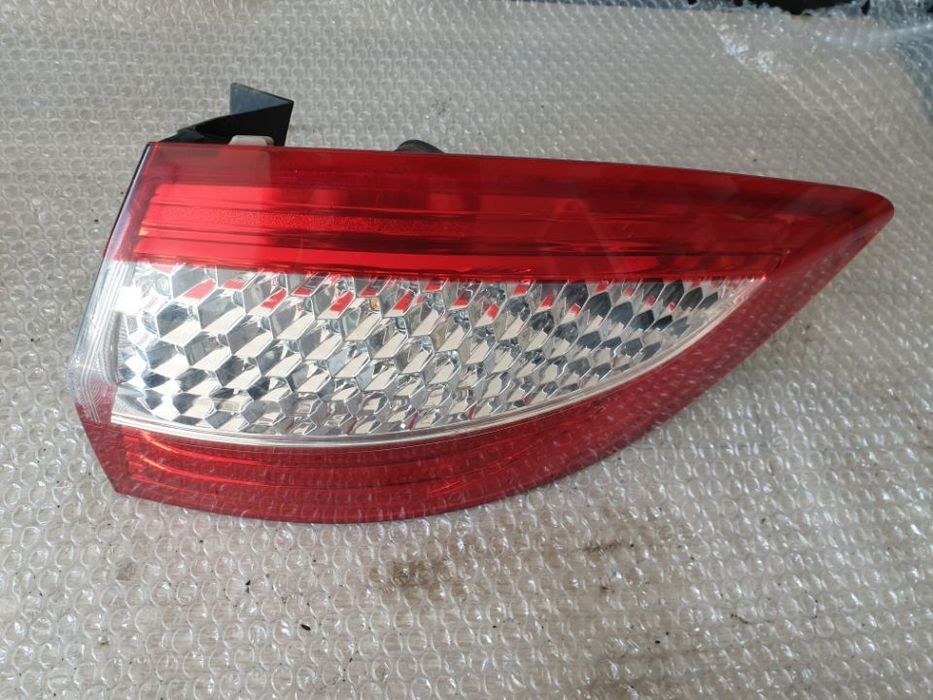 stop tripla dreapta aripa spate ford mondeo 4 7s71-13404-b