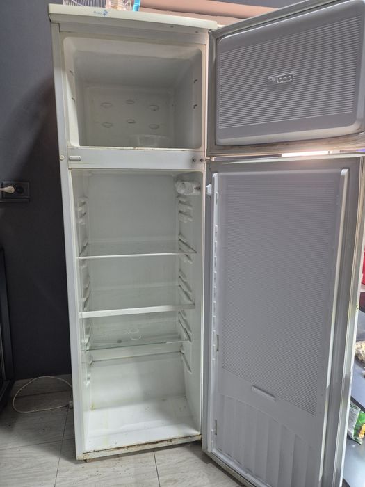 chotki ishlab turgan holodilnik buyi 175 smlik