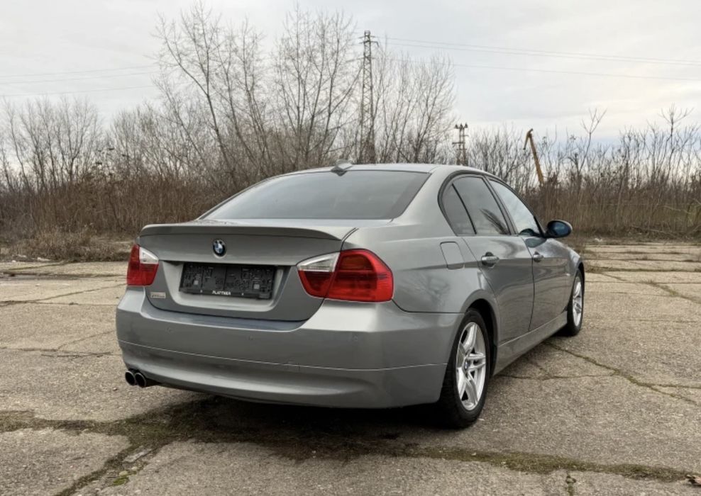 BMW E90 2.0i НА ЧАСТИ – БМВ Е90 бензин мотор N46 ръчка сиво