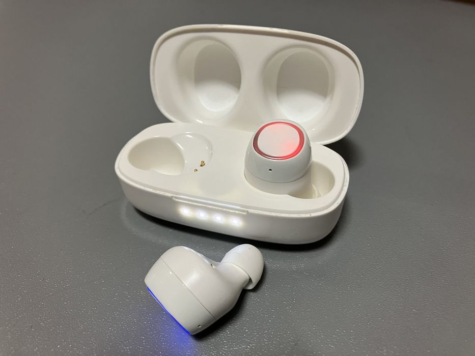 Amazon basic блутут слушалки.