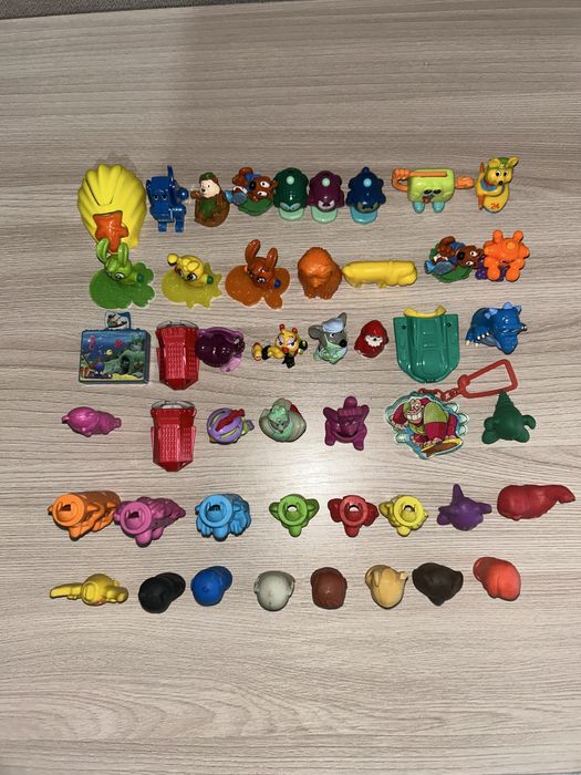 Киндеры игрушки продам