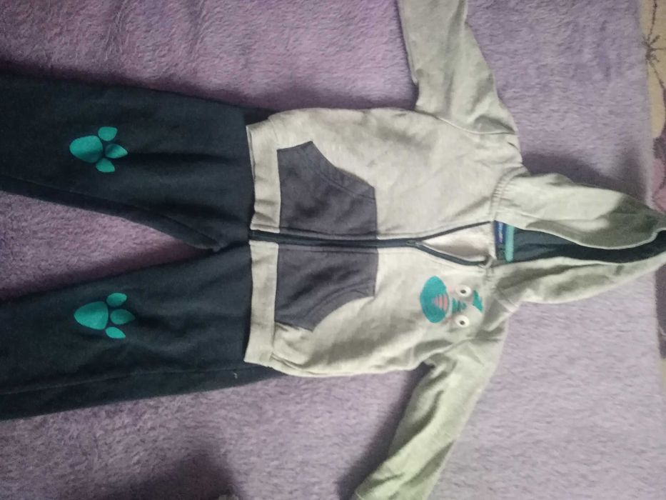 Детски дрехи долнища, блузки комплекти