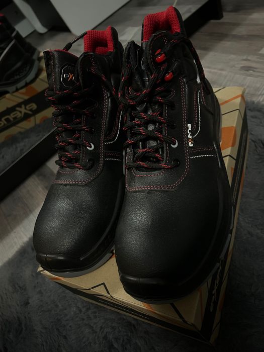 Обувки ,панталон и къси панталонки,работни