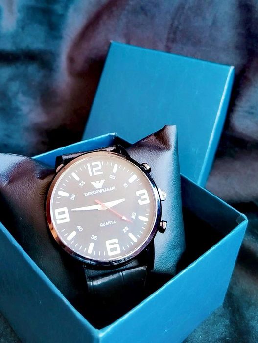 Продаются кварцевые часы, новые!