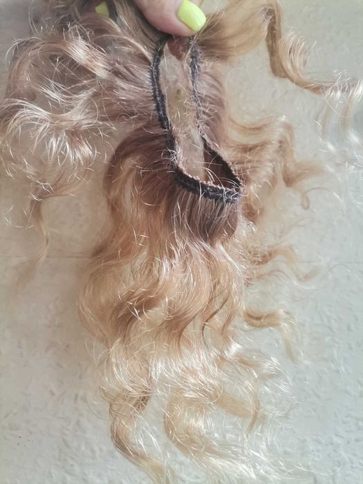 Естествена къдрава коса