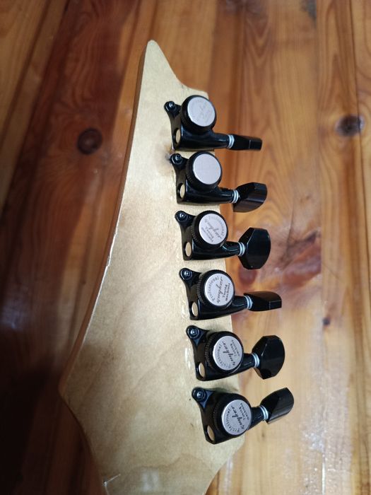 Срочно Электрогитара McLorence RG Bare Knuckle Guyker