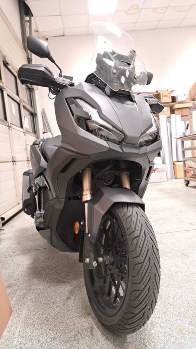 Scuter Honda ADV 350