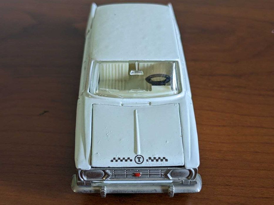 Модель СССР 1:43 Москвич 412 А2