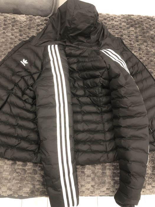 Продавам оригинално яке adidas
