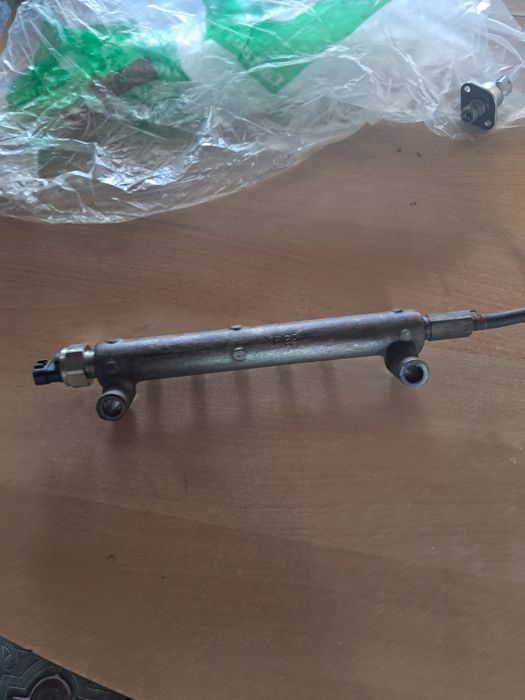 Rampă injectoare toyota hilux