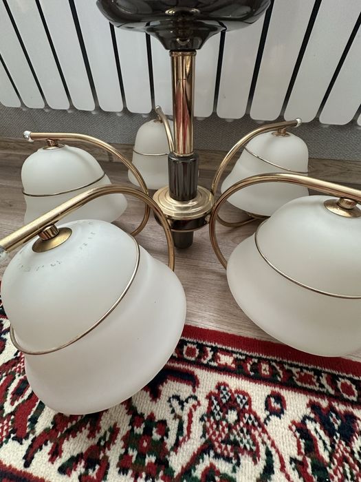 Продается люстра