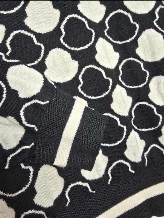 Pulover barbat Moncler Model Girocollo Marime M