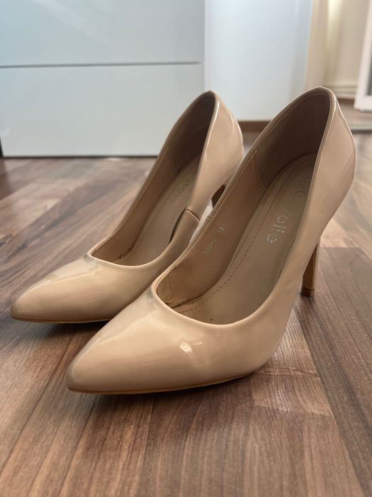 Pantofi damă stiletto crem lucioși