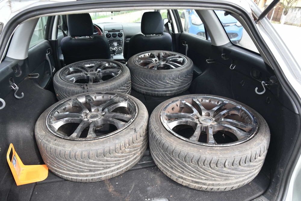 Vand 4 roti complete cu anvelope Uniroyal 225/40x18