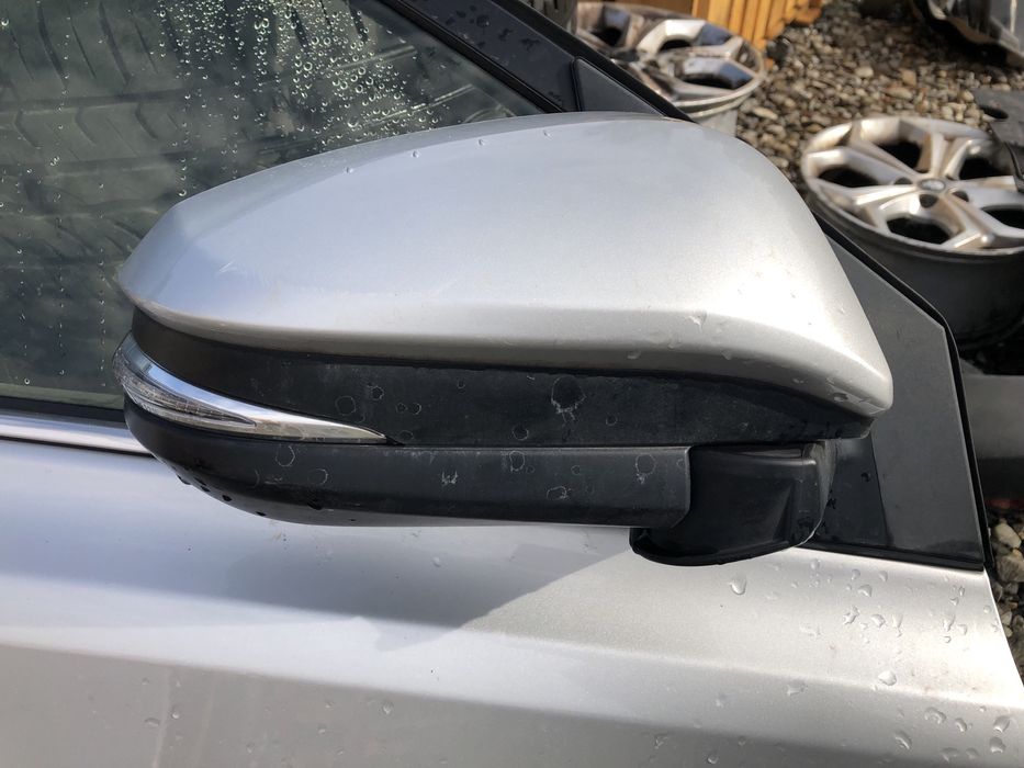 Usa dreapta fata/usa dreapta spate Toyota rav 4. 2013-2017. Oglinda
