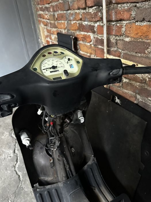 Vespa 50 2012 година -на части