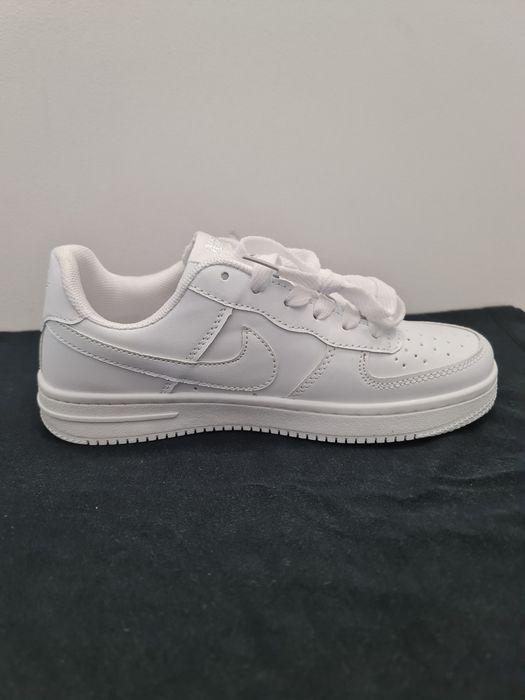 Adidași Air force 1 albi