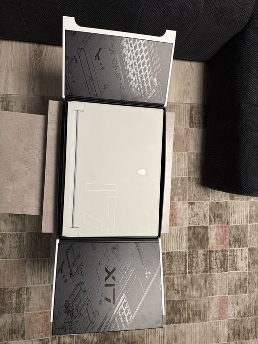 Alienware x17 R1 i9 RTX 3080 16GB 4K 120Hz Cherry MX 32GB RAM