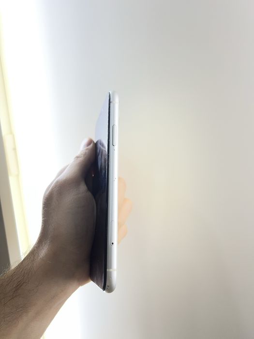 Продам IPhone 11 128GB