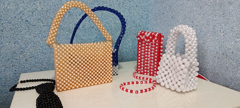 Декоративная ручная сумка