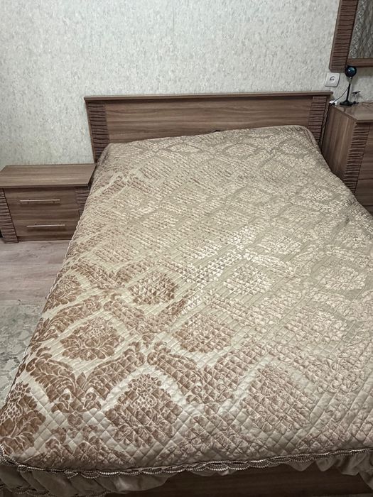 Продам спальный гарнитур