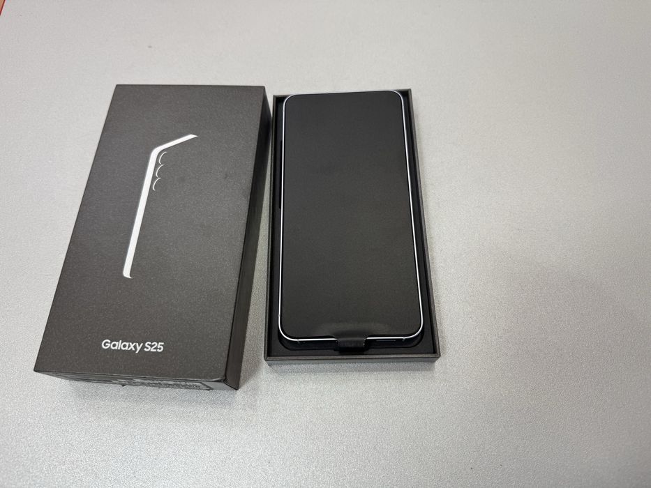 Samsung Galaxy S25, 256GB, 12GB RAM, 5G, IcyBlue, nou la cutie