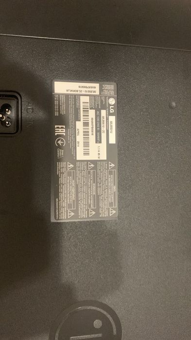 Телевизор LG  б/у диагональ 73 см