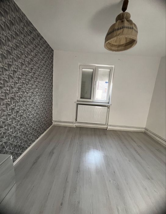 Apartament cu 3 camere et3 Sebes str MKogalnicdsnu