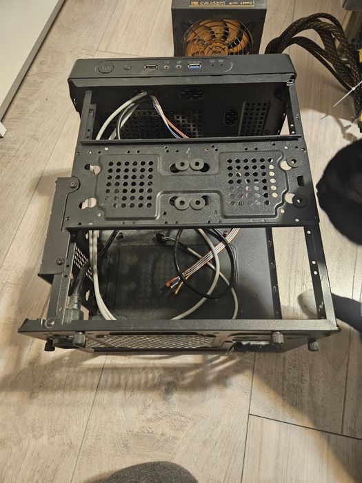 Carcasa Mini PC  pentru placi Mini -ITX si Micro ITx