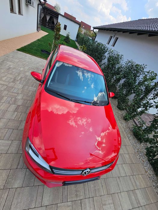 VOLKSWAGEN Jetta