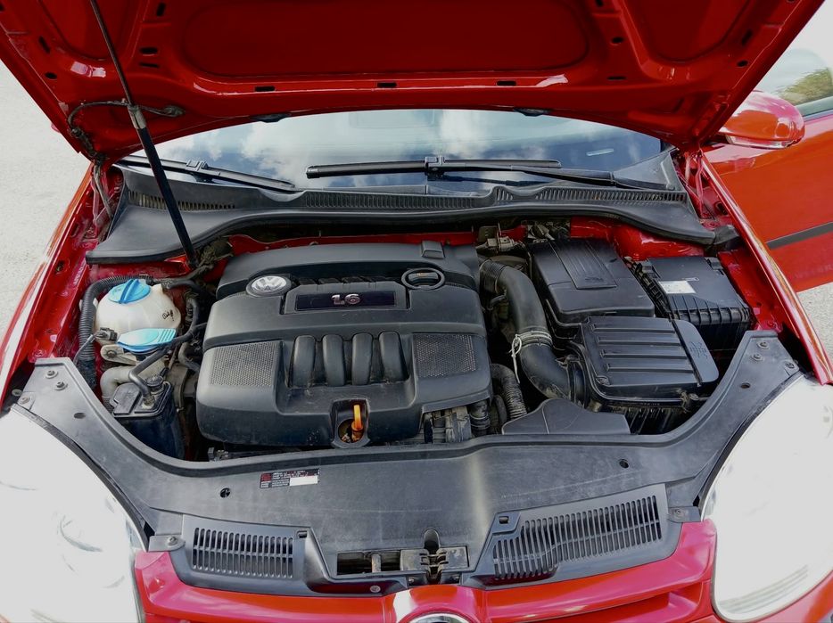 Volkswagen Golf 5 1.6 MPI