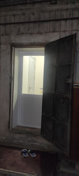 Продается 1 комнатная квартира переделанная на 2-ух