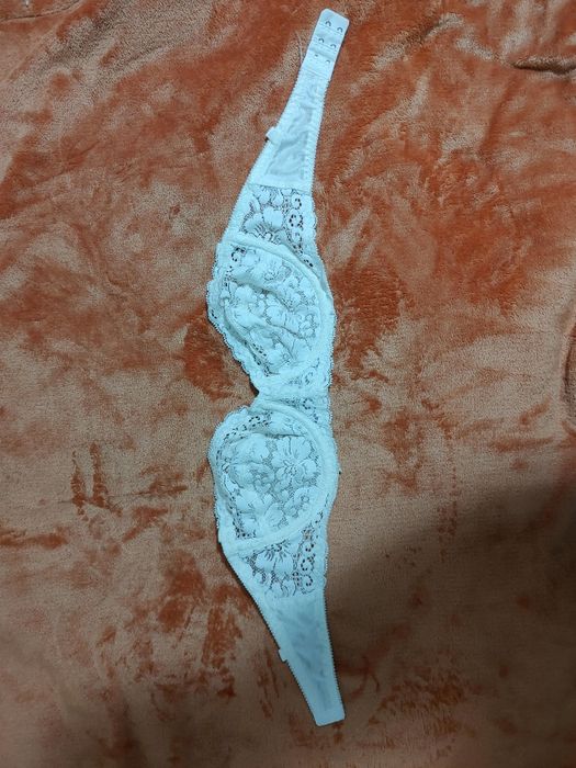 Сутиени и комплекти. Различни модели.