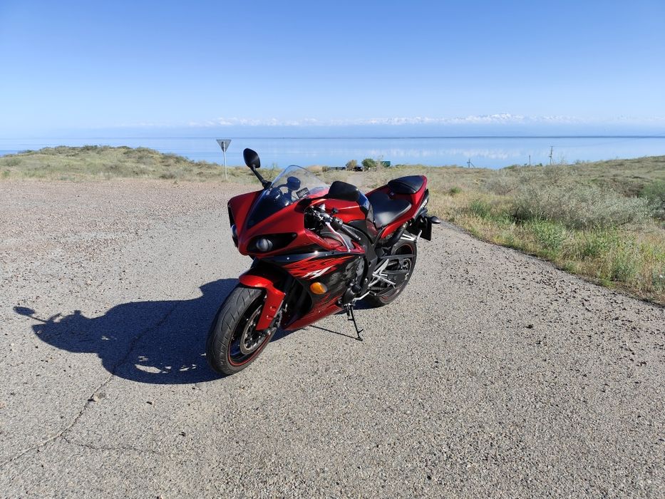 Ямаха R1 2011 года