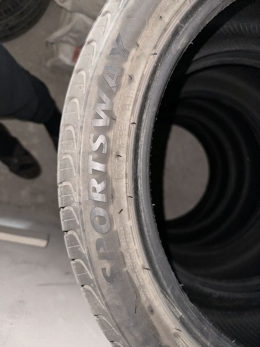 Продам резину 245/40r18 4 шт