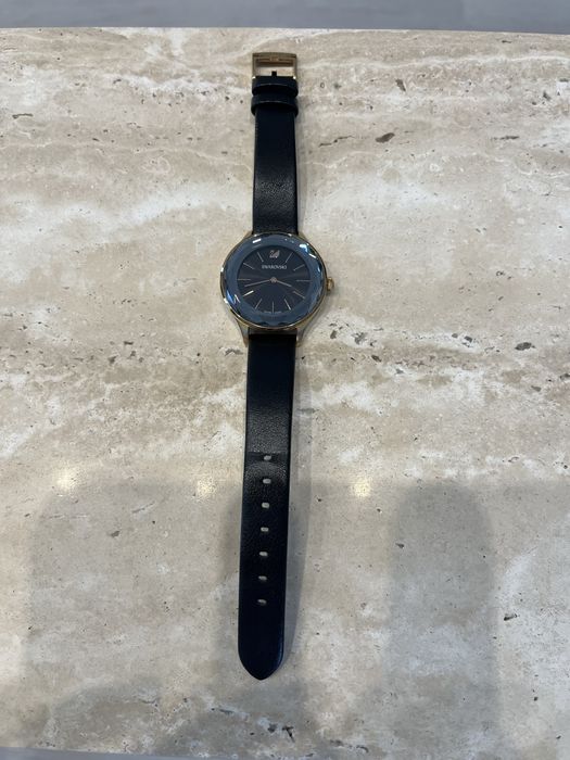 Ceas swarovski negru piele si metal ton gold rose