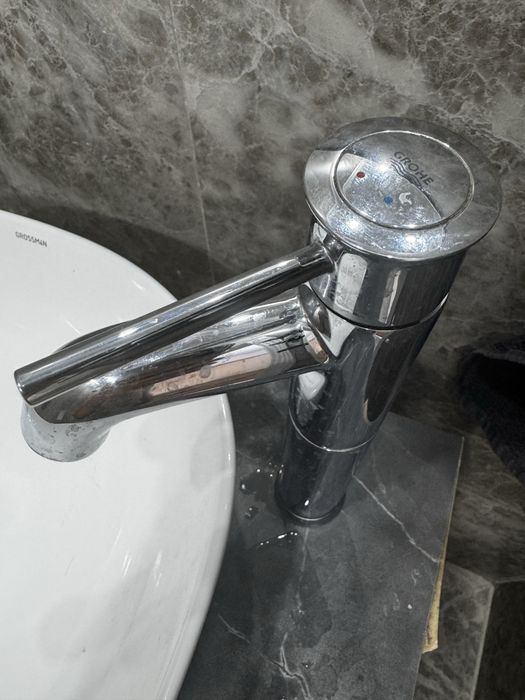 Смеситель Grohe и раковина Grossman