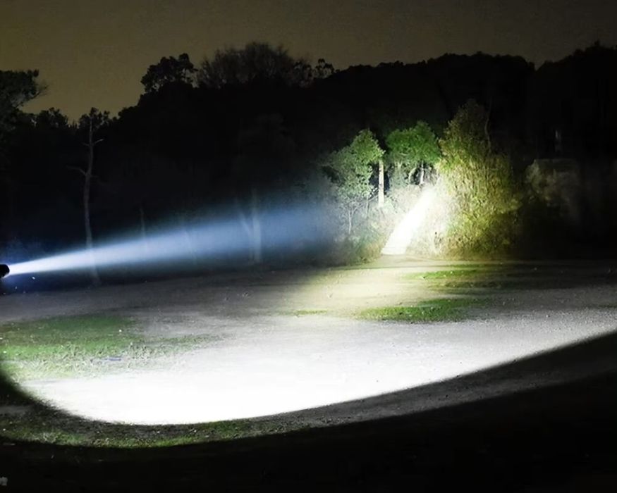 Адскояркий лазерный фонарь