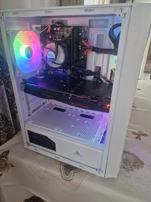 Vând pc tot setup ul
