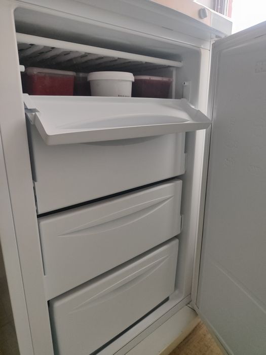 Продам морозильник