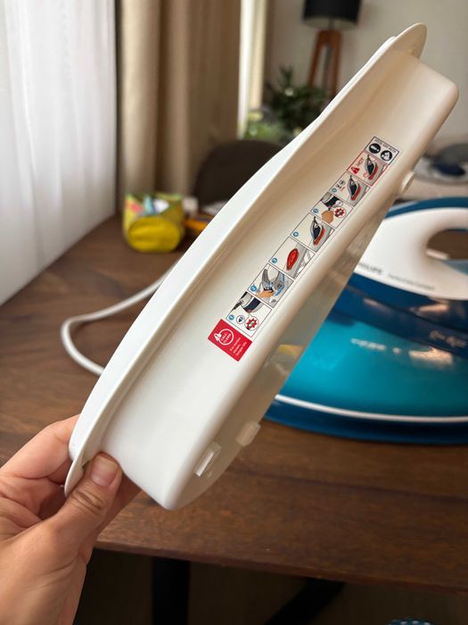 Philips PerfectCare Compact GC7844/20 – за ремонт, не подава пара