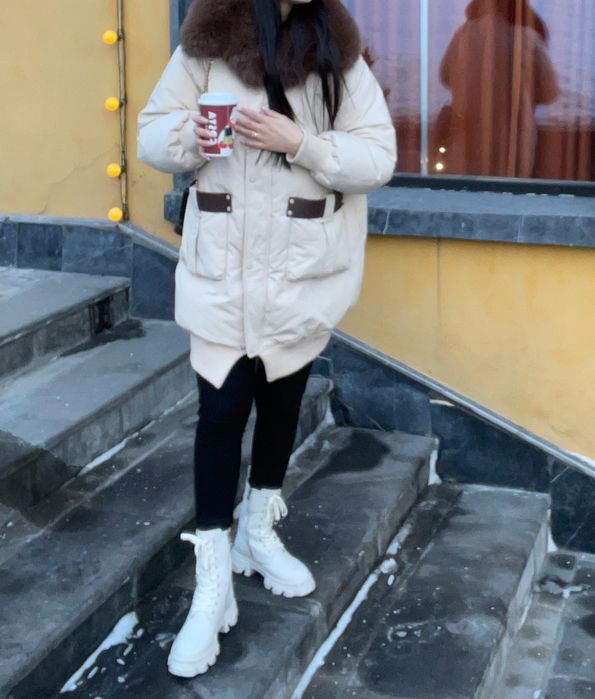 Продам куртку женскую