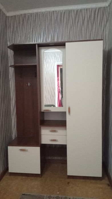 Продам шкаф  в прихожую !