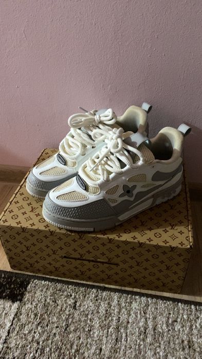 Lv skate uri gri