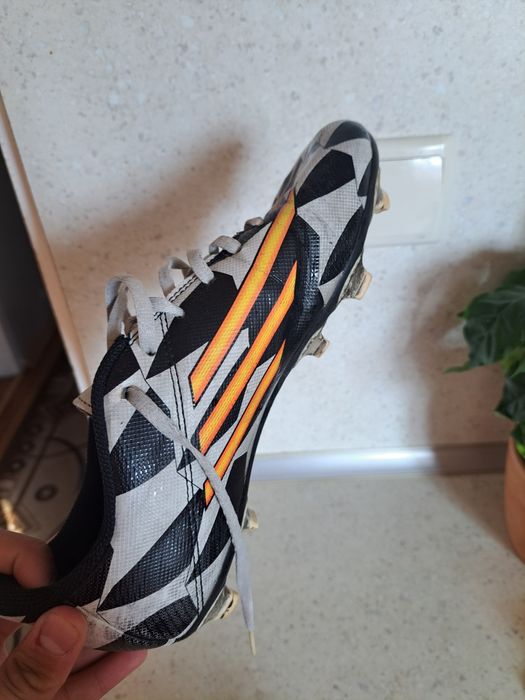 Бутонки adidas f5 messi