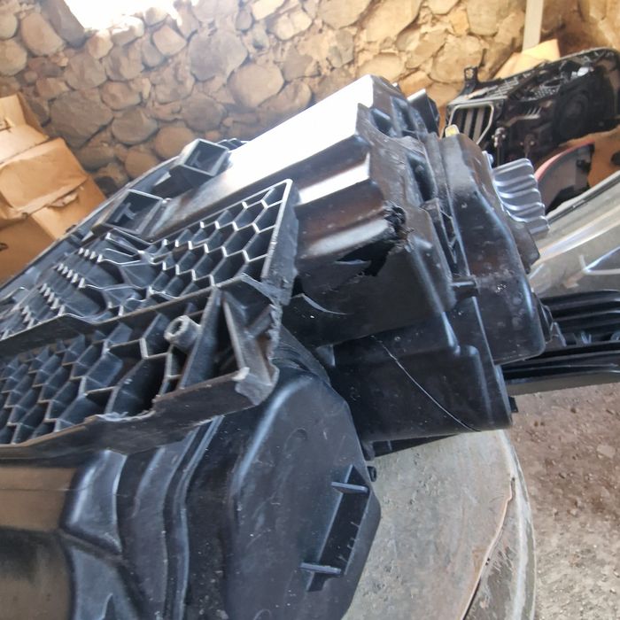 VW passat B8 F.L. Matrix IQ-light 2022 ляв фар