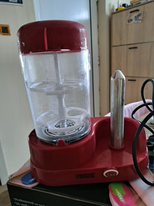 Работеща машина за хот дог