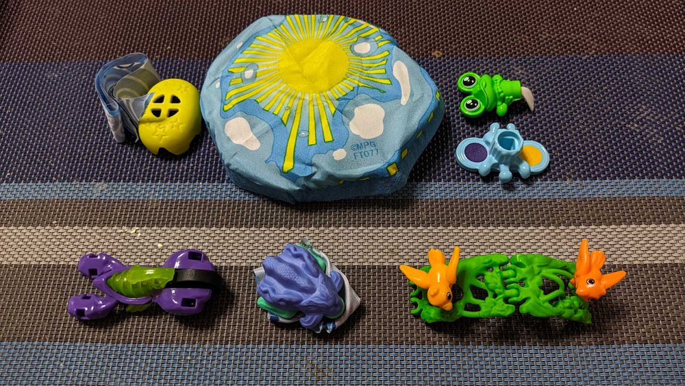 Продавам/ Разменям играчки от яица Kinder Surprise